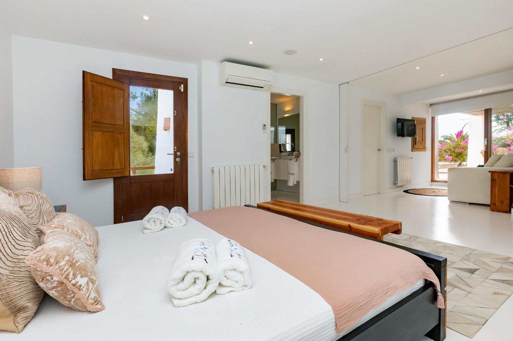 Villa Near Ibiza Town Sleeps 11 To 13 Guests Can Furnet Zewnętrze zdjęcie
